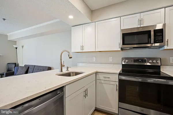 $2,100 | 1504 Lincoln Way, Unit 309, McLean, VA 22102