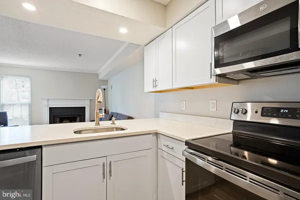 $2,100 | 1504 Lincoln Way, Unit 309, McLean, VA 22102