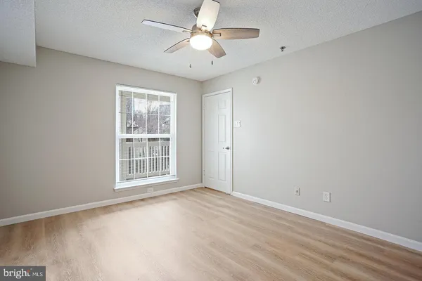 $2,100 | 1504 Lincoln Way, Unit 309, McLean, VA 22102
