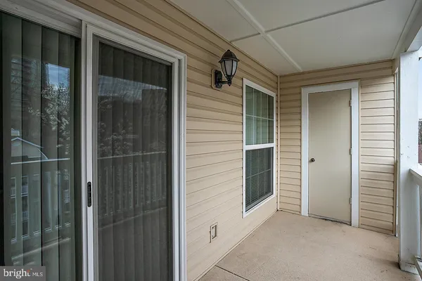 $2,100 | 1504 Lincoln Way, Unit 309, McLean, VA 22102