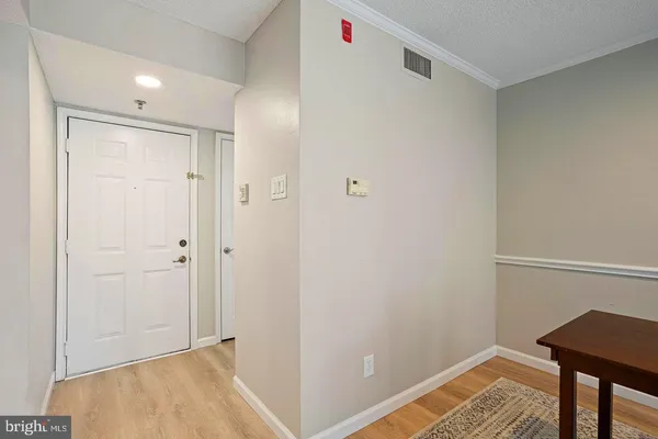 $2,100 | 1504 Lincoln Way, Unit 309, McLean, VA 22102
