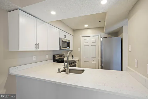 $2,100 | 1504 Lincoln Way, Unit 309, McLean, VA 22102