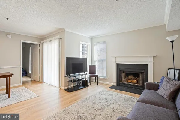 $2,100 | 1504 Lincoln Way, Unit 309, McLean, VA 22102