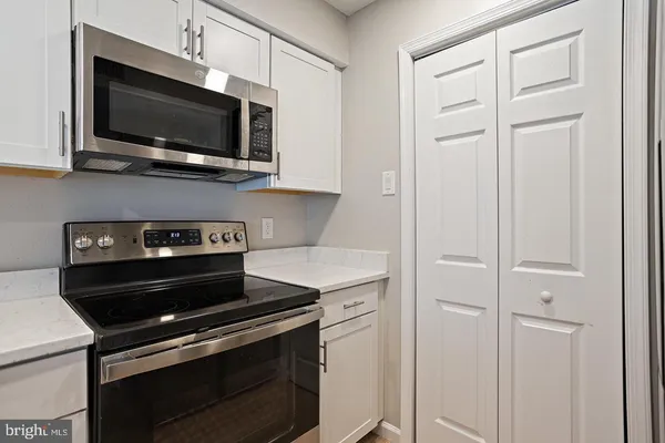 $2,100 | 1504 Lincoln Way, Unit 309, McLean, VA 22102