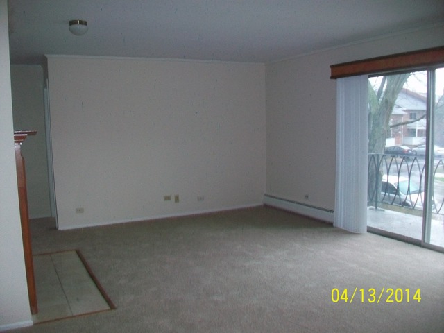 2303 South Goebbert Road, Unit A208 Arlington Heights, IL 60005 - Photo 3 of 11