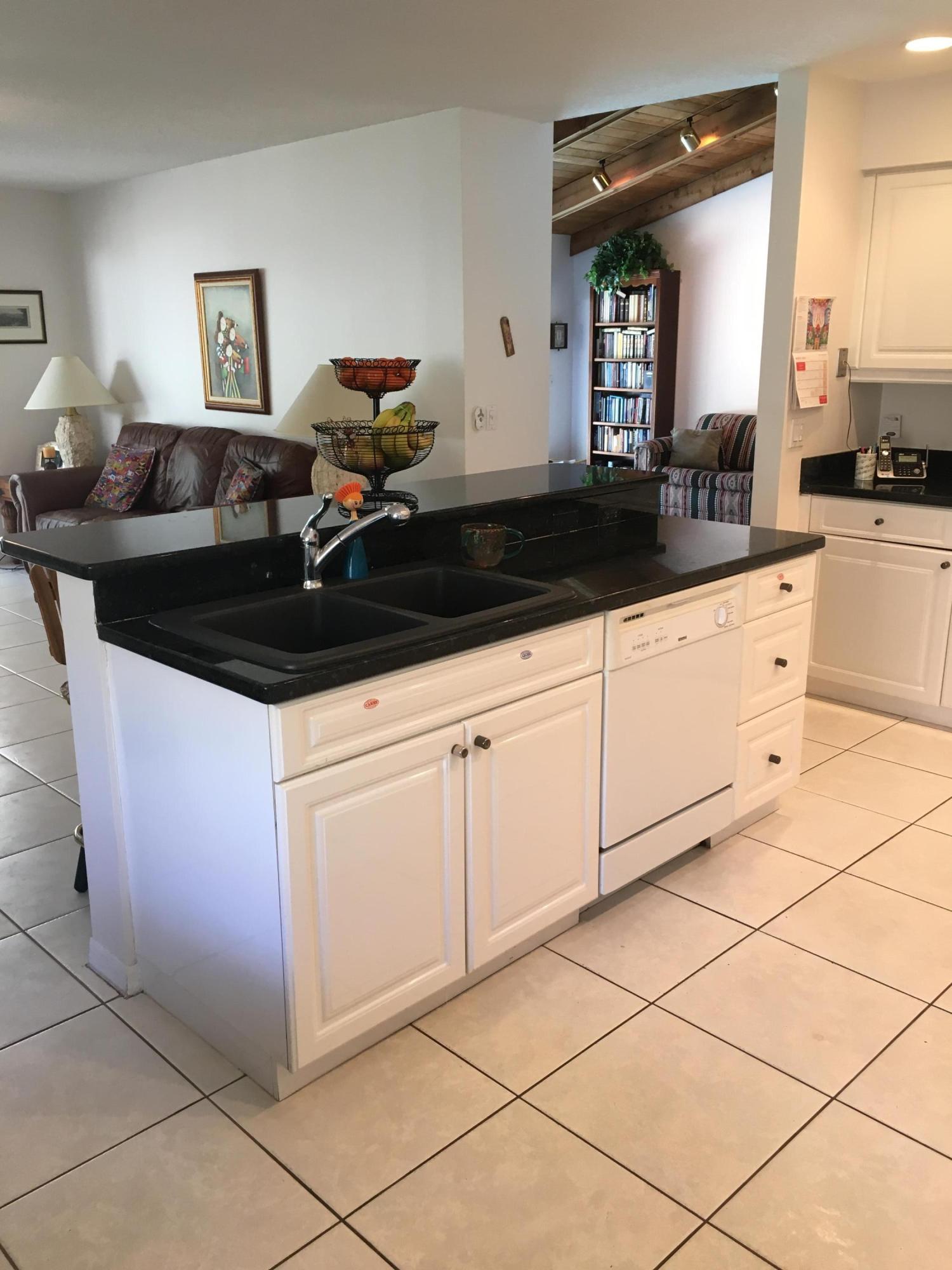 7511 London Lane Boca Raton, FL 33433 - Photo 16 of 24 image
