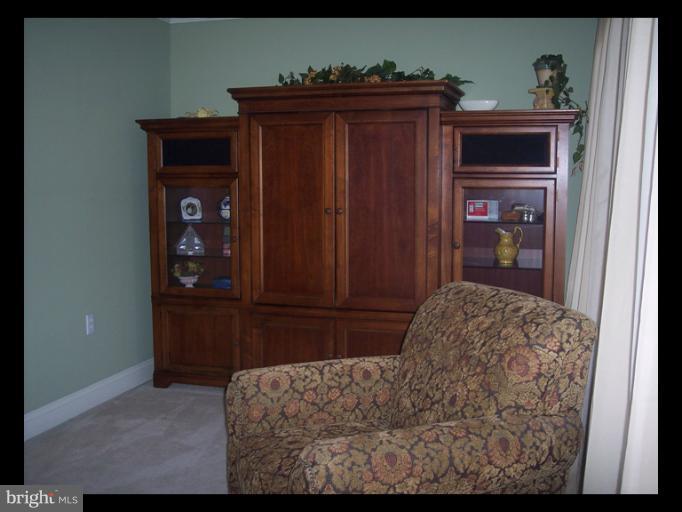 10608 Gambrill Park Road Frederick, MD 21702 - Photo 22 of 30 Sitting room