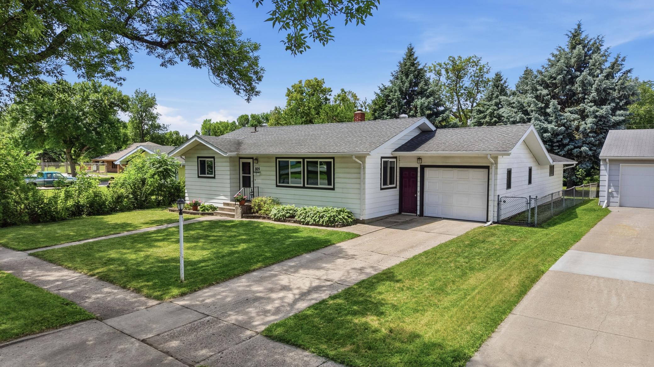 809 19th Street North Moorhead, MN 56560 - Photo 30 of 38
