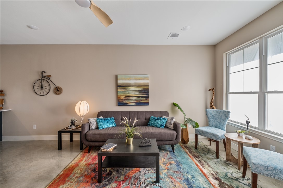 800 North Parker Avenue Bryan, TX 77803 - Photo 3 of 13 a living room with furniture and a window