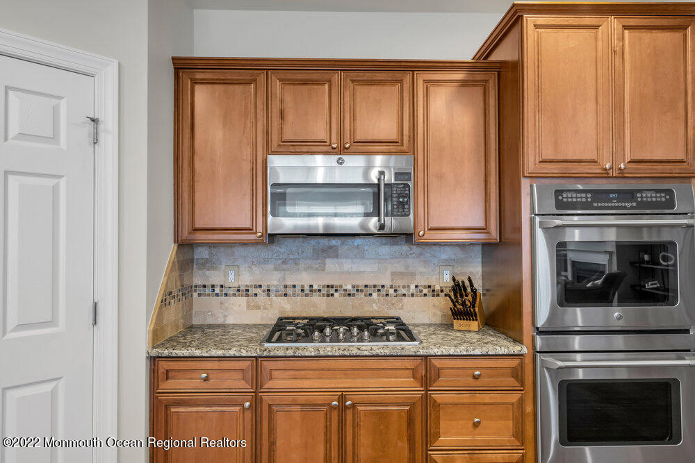 8 Riva Ridge Road Manalapan, NJ 07726 - Photo 17 of 49 029_dsc06173