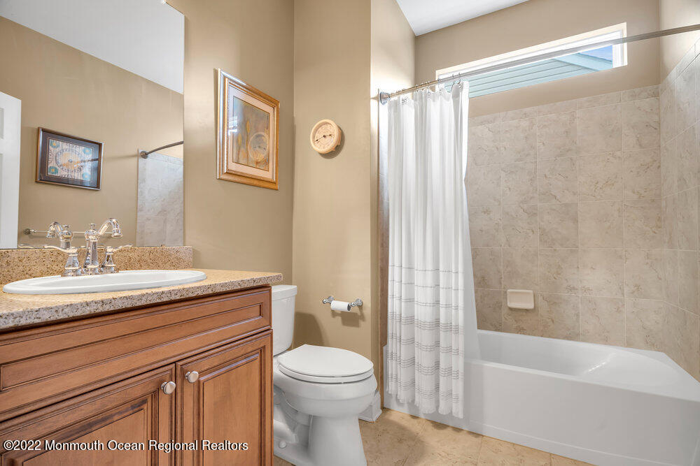 8 Riva Ridge Road Manalapan, NJ 07726 - Photo 36 of 49 052_dsc06004