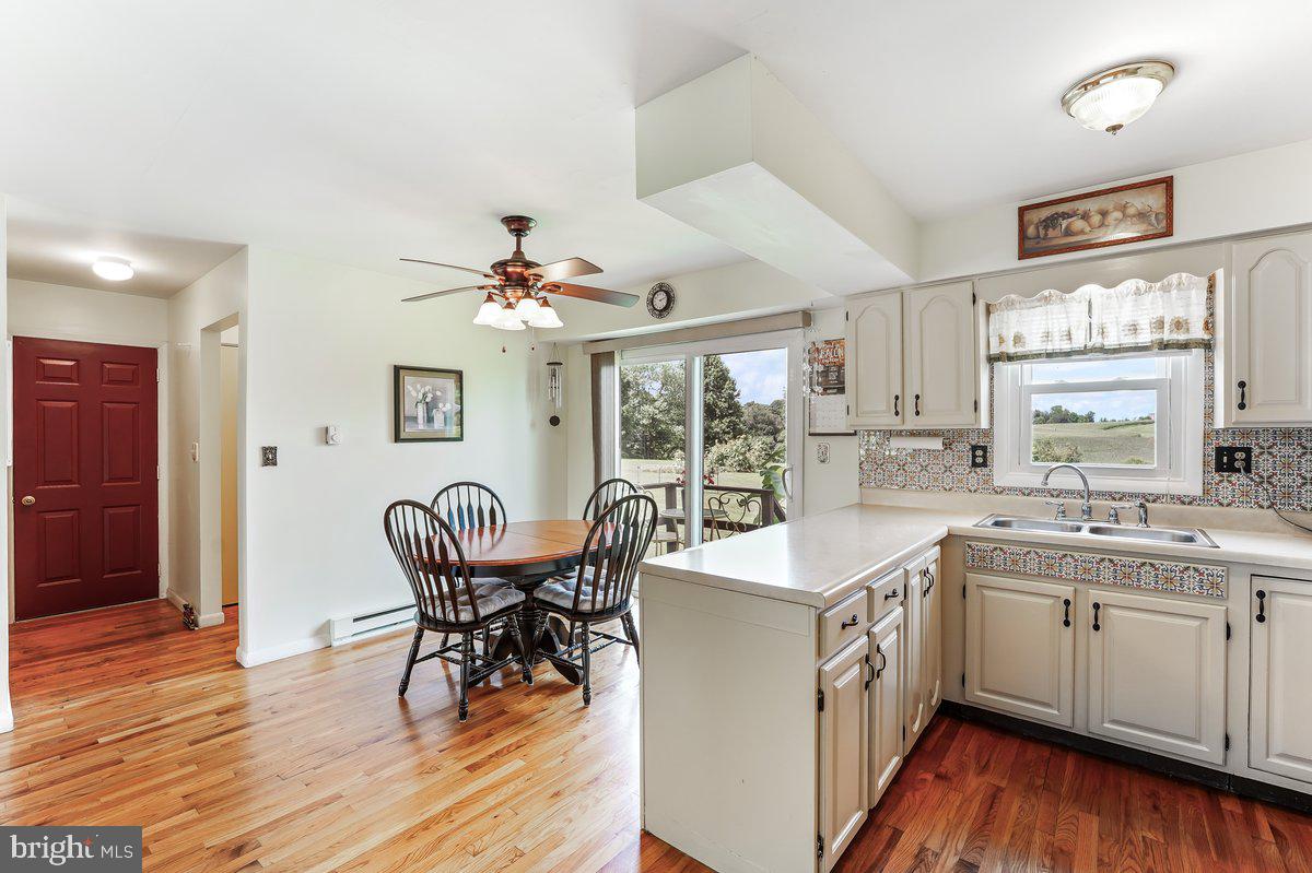 376 Catamount Road Oxford, PA 19363 - Photo 14 of 47 Kitchen and Breakfast Room