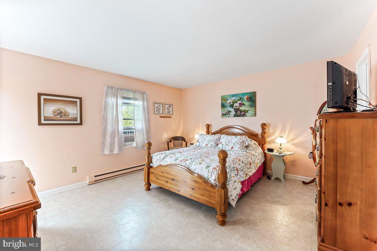 376 Catamount Road Oxford, PA 19363 - Photo 21 of 47 Primary Bedroom