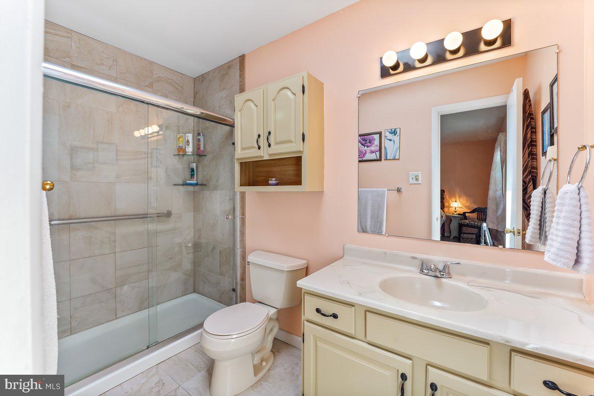 376 Catamount Road Oxford, PA 19363 - Photo 23 of 47 Primary Bath