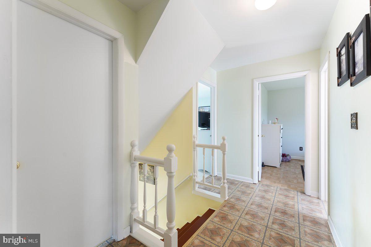 376 Catamount Road Oxford, PA 19363 - Photo 25 of 47 Upstairs Hallway