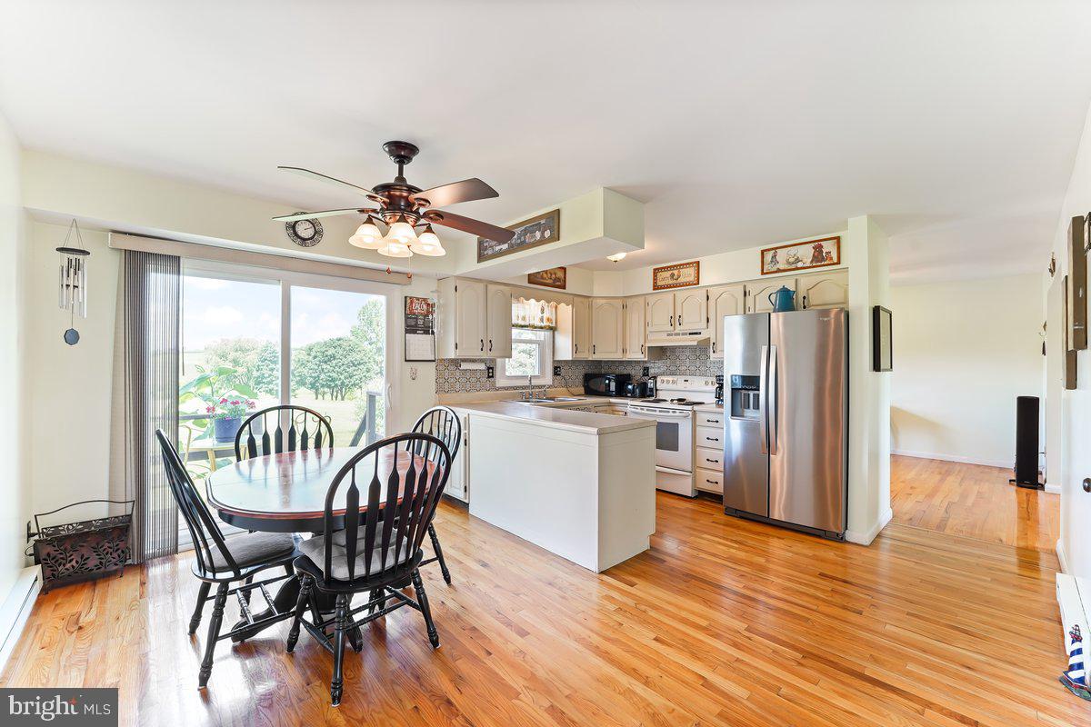 376 Catamount Road Oxford, PA 19363 - Photo 8 of 47 Kitchen and Breakfast Room