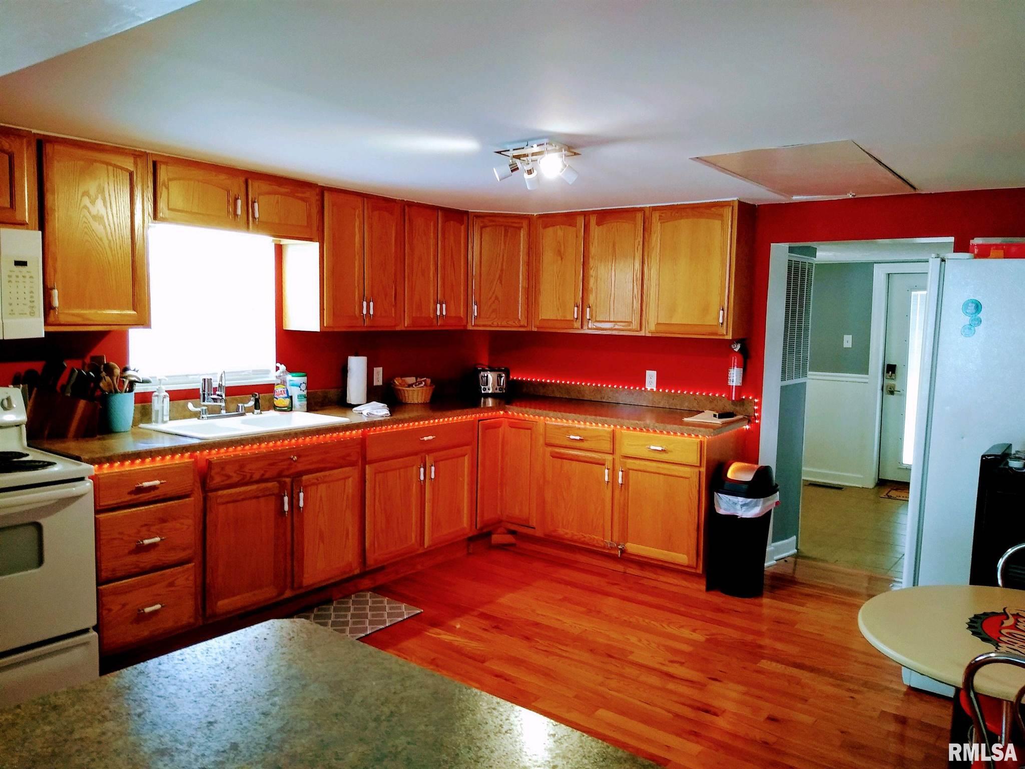 160 Front Street Elizabethtown, IL 62931 - Photo 2 of 26