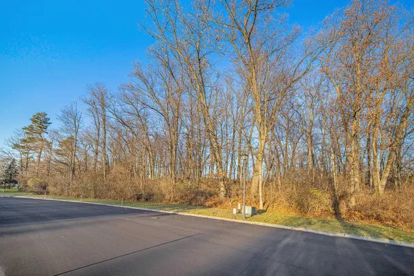$100,000 | 53068 Summer Breeze Drive, South Bend, IN 46637