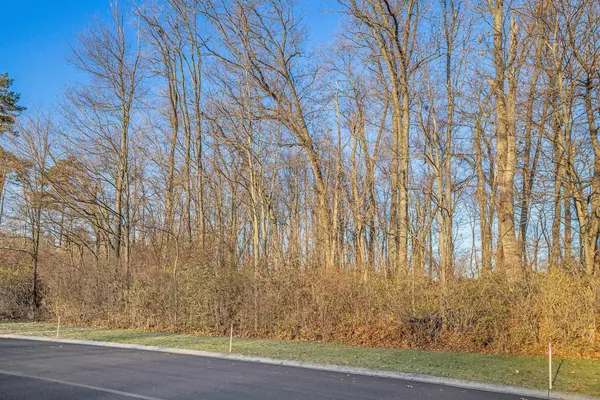 $100,000 | 53068 Summer Breeze Drive, South Bend, IN 46637
