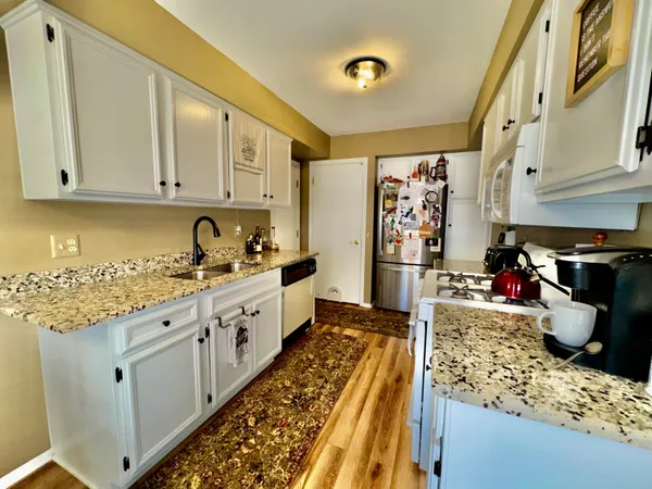 $168,000 | 35466 Stillmeadow Lane, Clinton Township, MI 48035