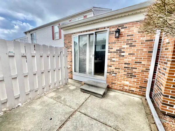 $168,000 | 35466 Stillmeadow Lane, Clinton Township, MI 48035