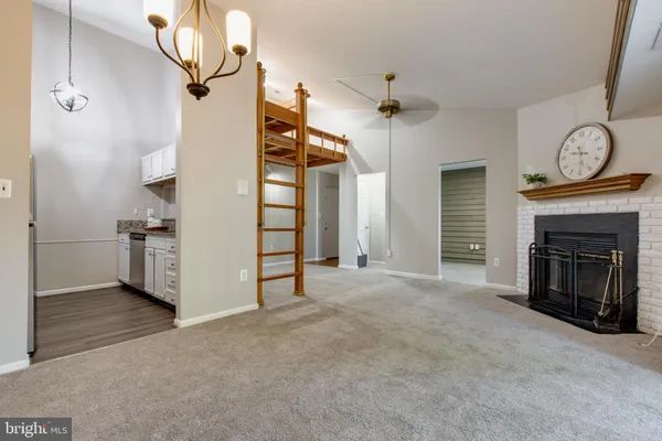 $2,100 | 206 Spring Maiden Court, Unit 302, Glen Burnie, MD 21060