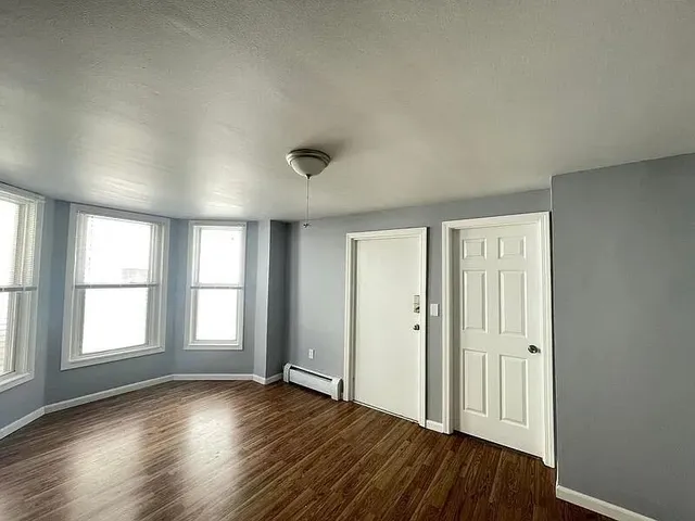 $514,900 | 260 Bridge Street, Manchester, NH 03104