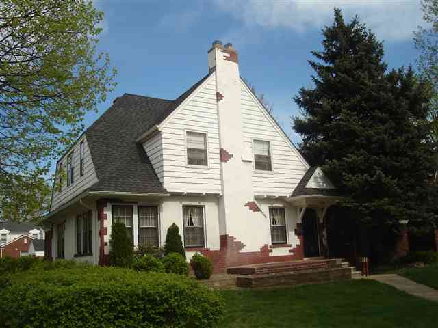 1386 Harvard Road Grosse Pointe, MI 48230 - Photo 3 of 28 31099120-2.JPG