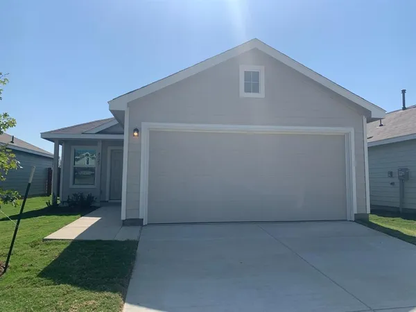 $1,695 | 4323 Johnstown Lane, Forney, TX 75126