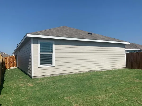 $1,695 | 4323 Johnstown Lane, Forney, TX 75126