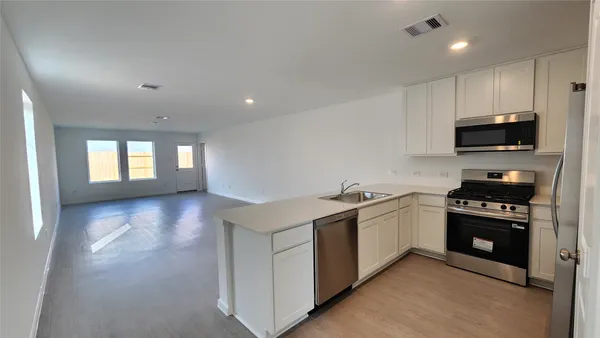a view of empty room with window