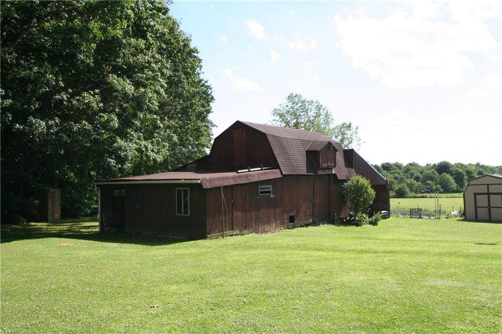 1640 Rutledge Road Transfer, PA 16154 - Photo 16 of 18 Barn