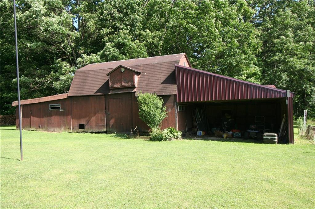 1640 Rutledge Road Transfer, PA 16154 - Photo 17 of 18 Barn