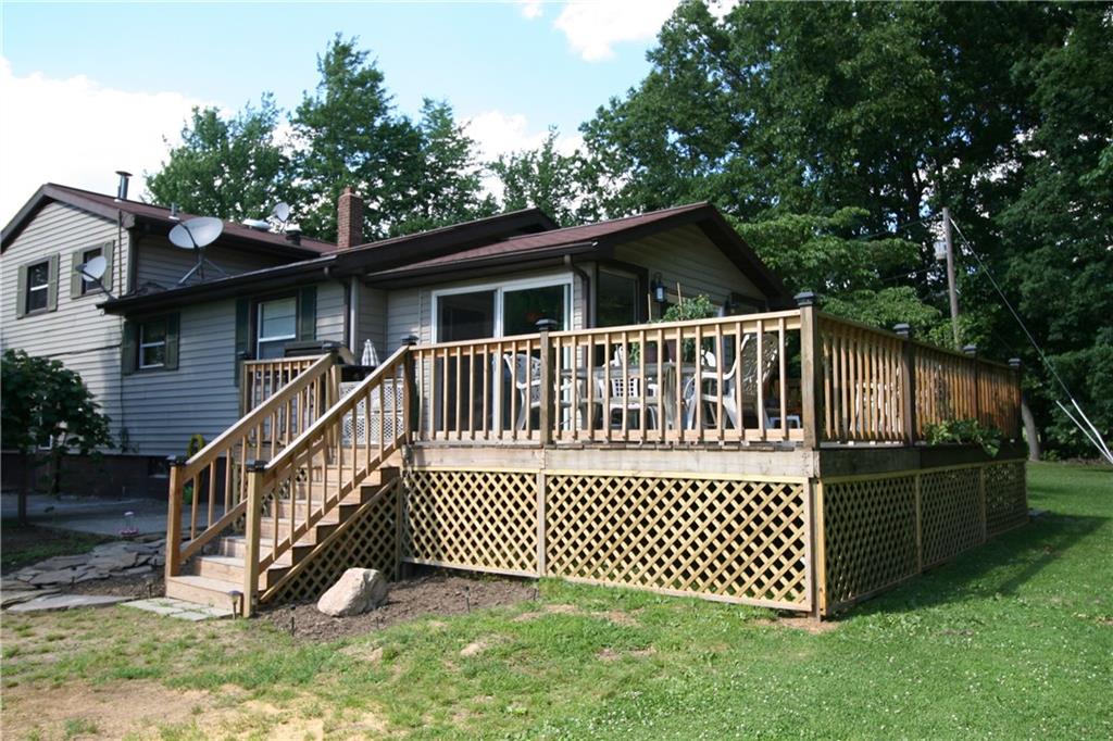 1640 Rutledge Road Transfer, PA 16154 - Photo 3 of 18 Deck