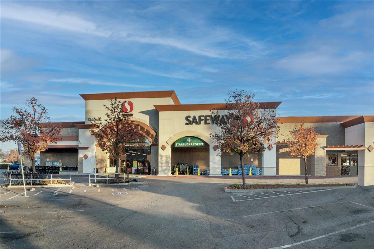 7610 Miller Avenue Gilroy, CA 95020 - Photo 41 of 49 front view of a building with a street