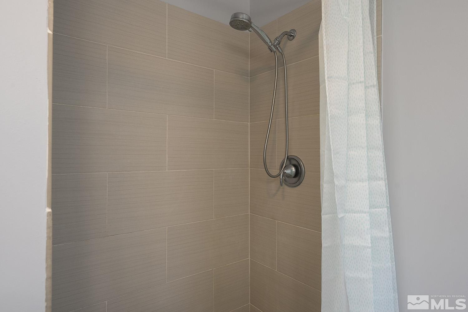 3310 Cashill Boulevard Reno, NV 89509 - Photo 24 of 40 a bathroom with a shower