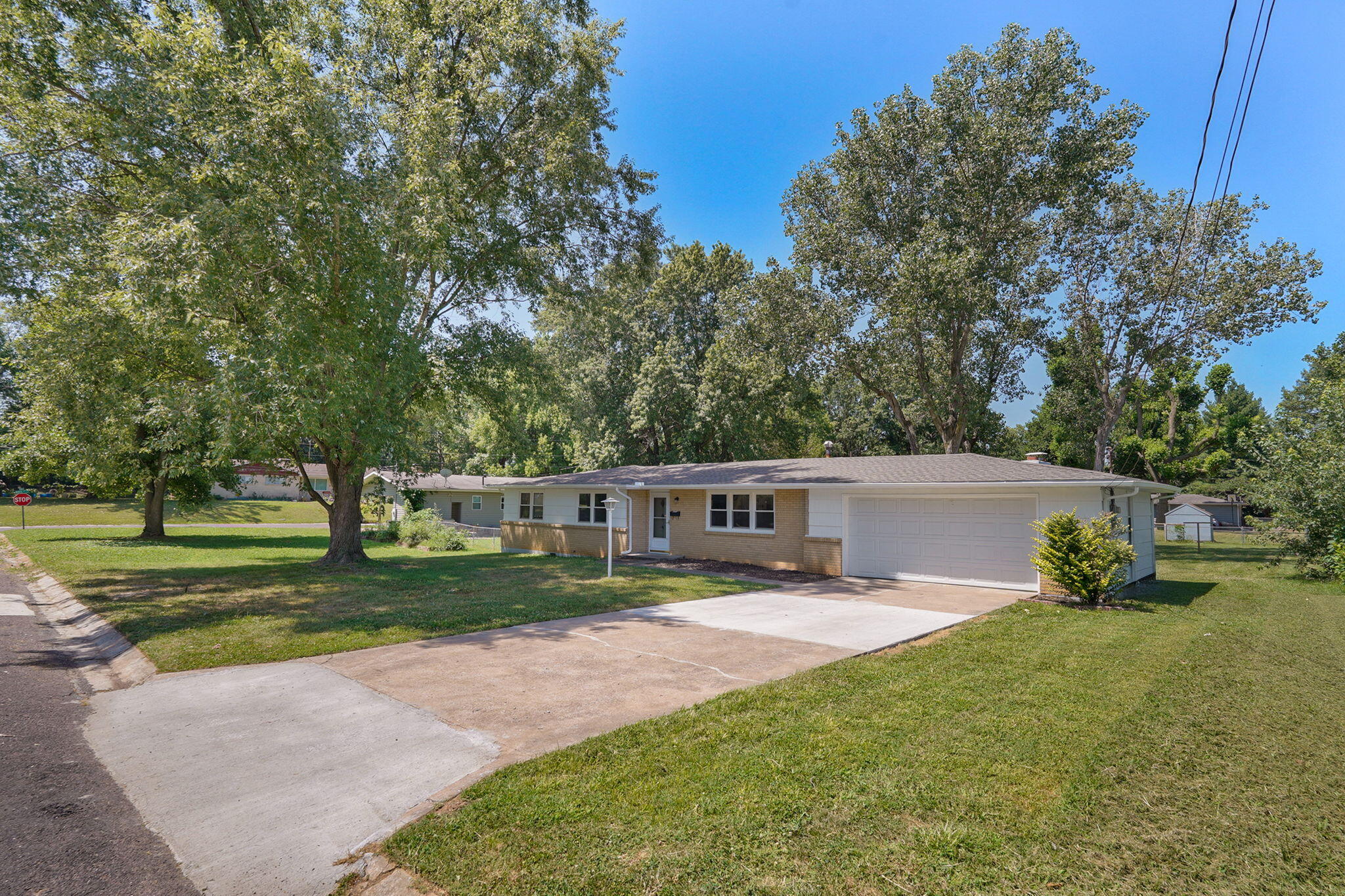 1214 7th Street Monett, MO 65708 - Photo 1 of 31 1214 7th St-1
