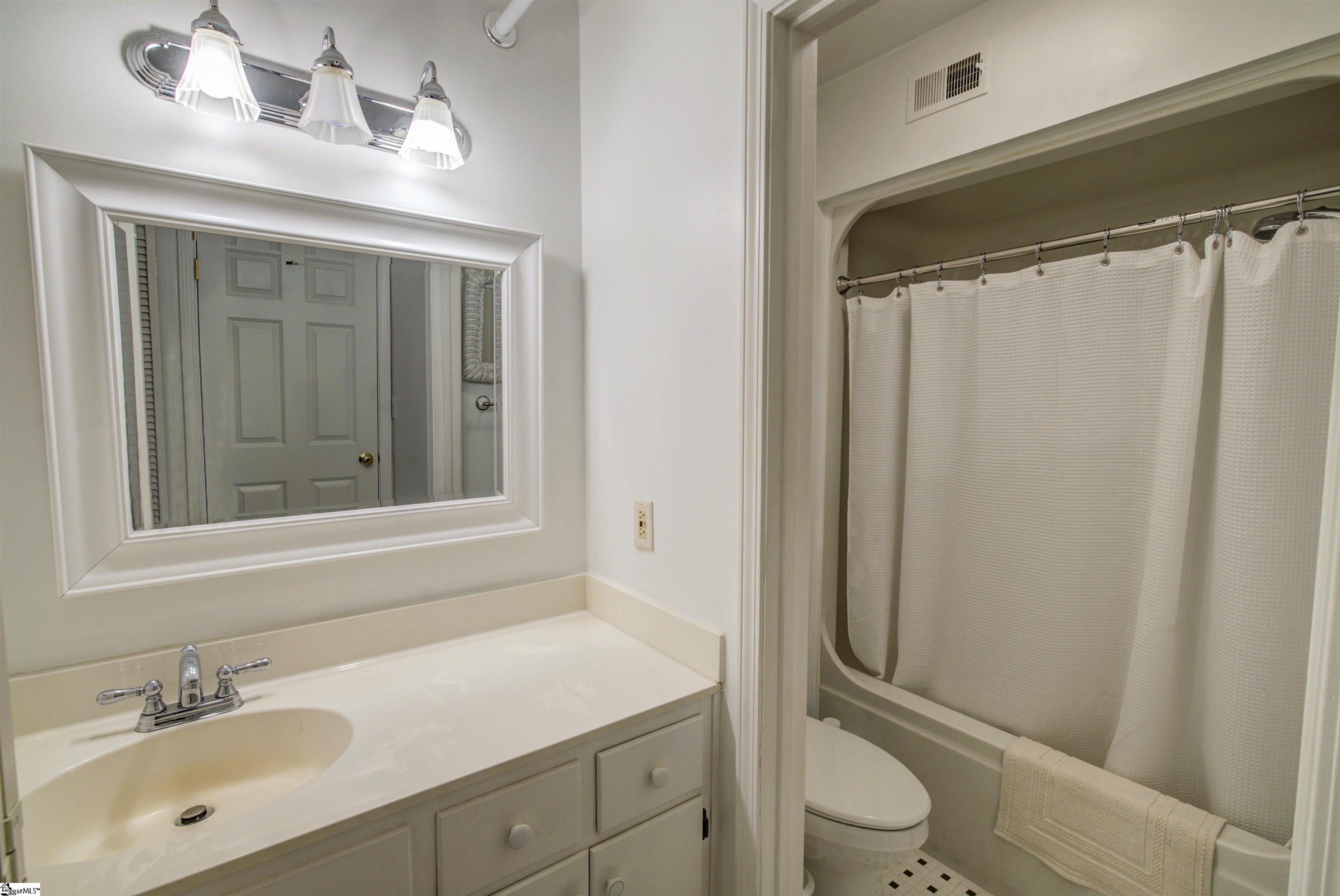 101 Swansgate Place, Greenville, SC 29605 Compass