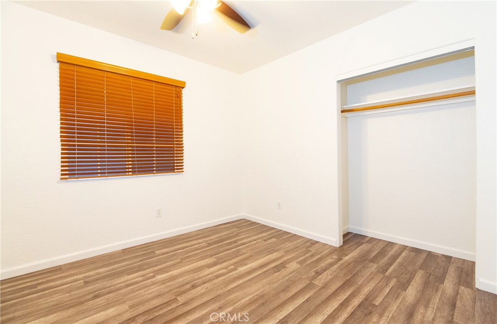 8995 Victoria Avenue South Gate, CA 90280 - Photo 14 of 33