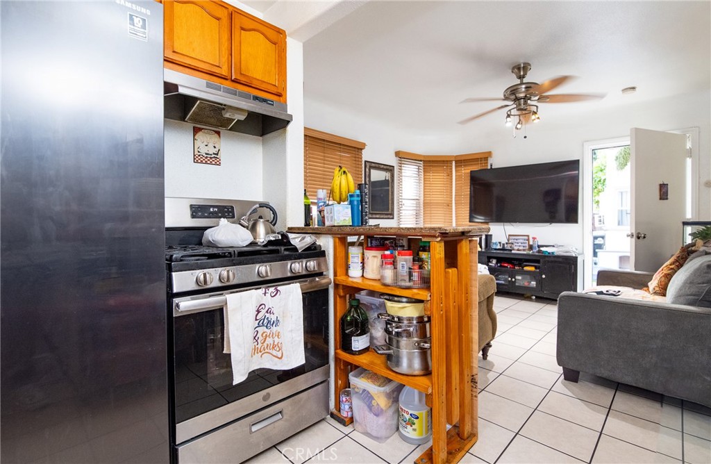 8995 Victoria Avenue South Gate, CA 90280 - Photo 17 of 33