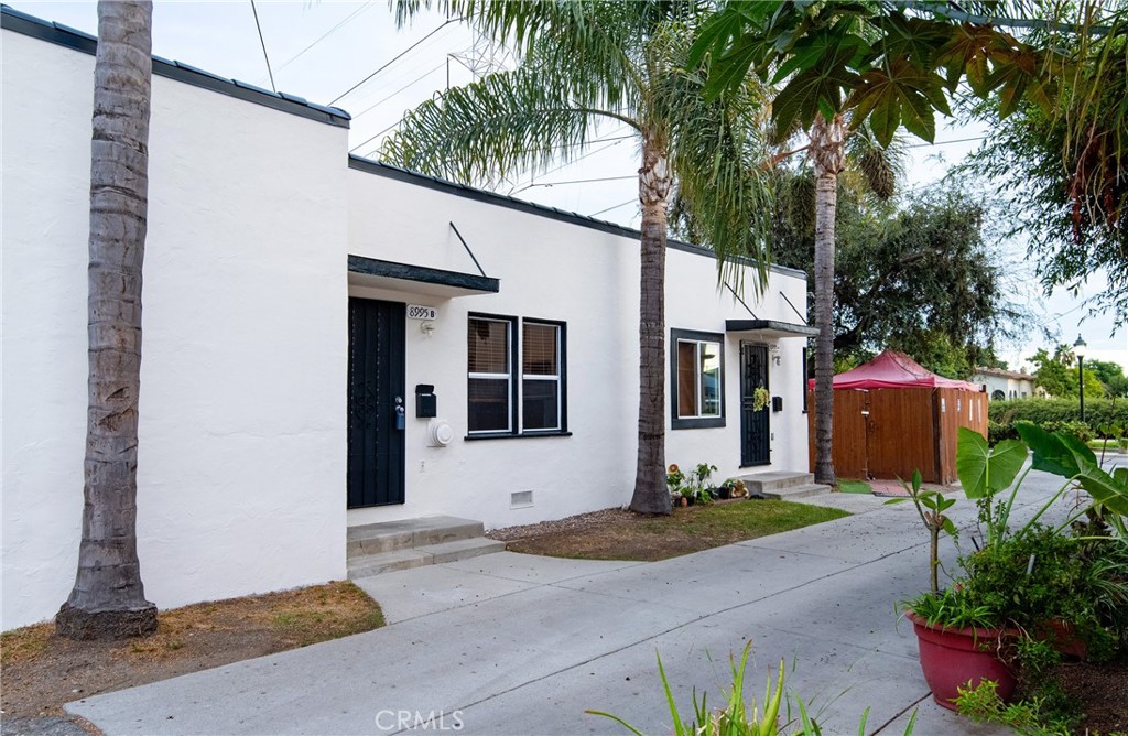 8995 Victoria Avenue South Gate, CA 90280 - Photo 4 of 33