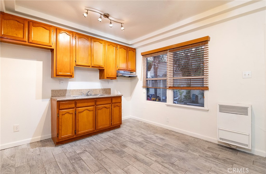 8995 Victoria Avenue South Gate, CA 90280 - Photo 9 of 33