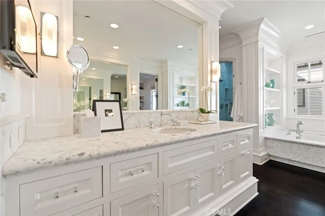 $19,500,000 | 2411 Bayshore Drive, Newport Beach, CA 92663