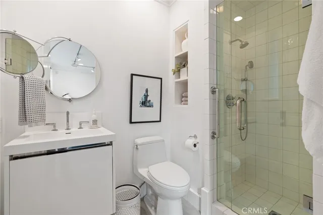 $19,500,000 | 2411 Bayshore Drive, Newport Beach, CA 92663