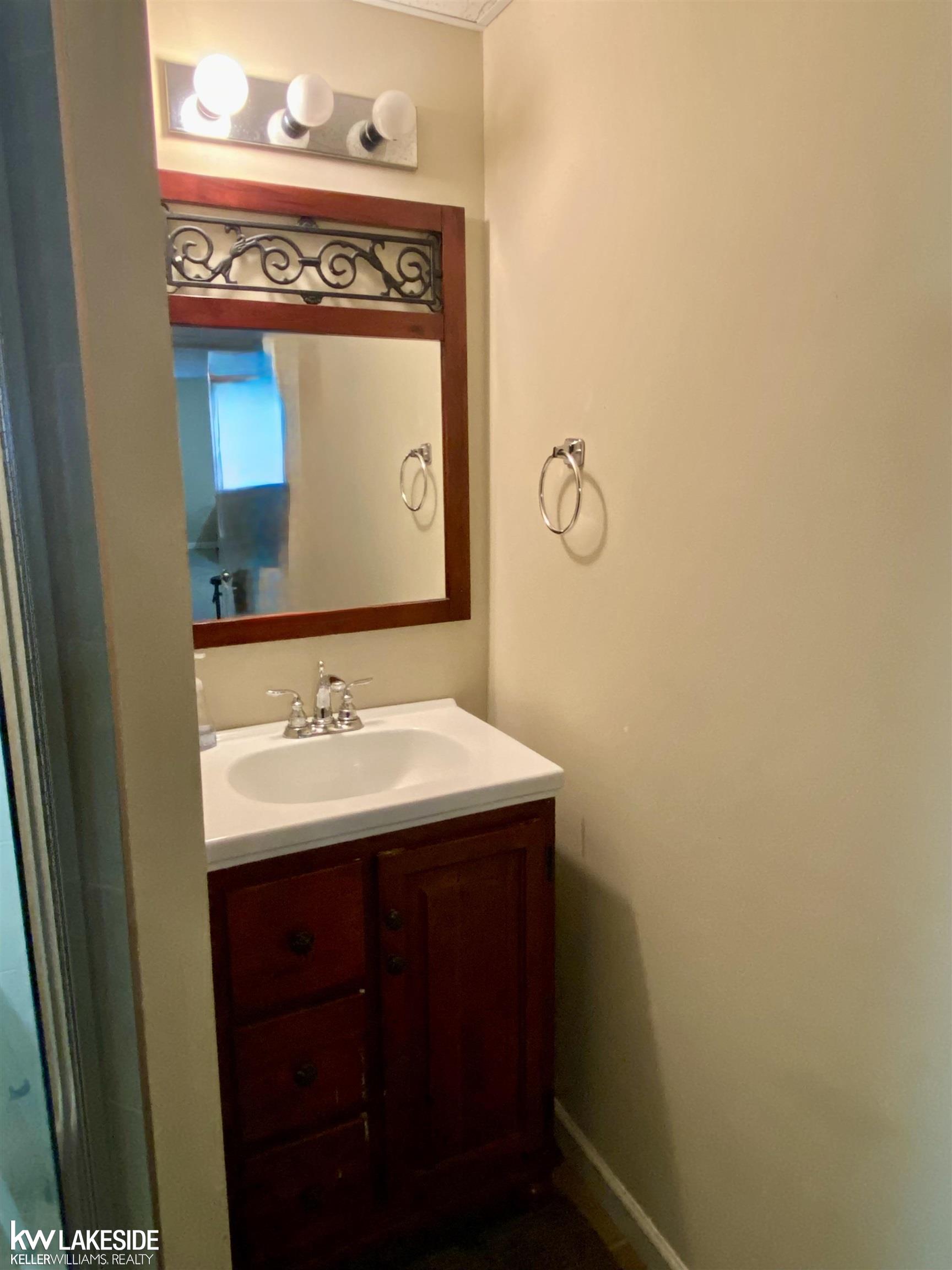 2770 Hickory Lawn Road Rochester Hills, MI 48307 - Photo 14 of 27