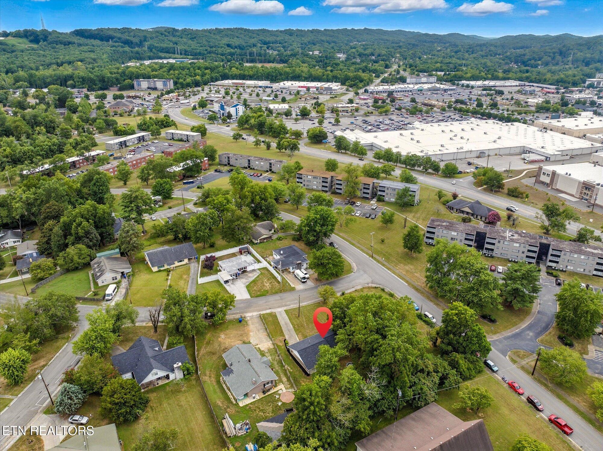 103 Parsons Road Oak Ridge, TN 37830 - Photo 23 of 27 an aerial view of residential houses with outdoor space and river