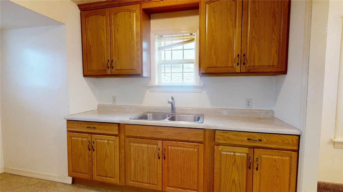 2212 North Main Street Decatur, IL 62526 - Photo 7 of 16
