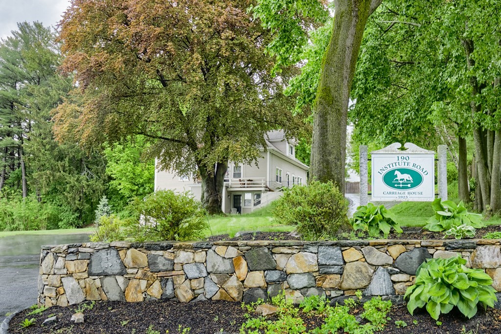 190 Institute Road Worcester, MA 01602 - Photo 1 of 27 Gallery Image 1