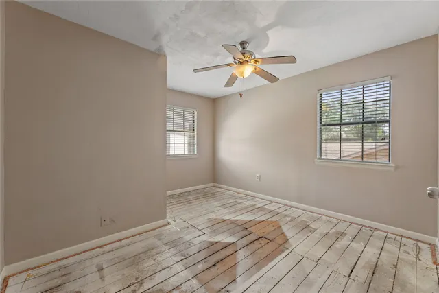 a view of empty room with window