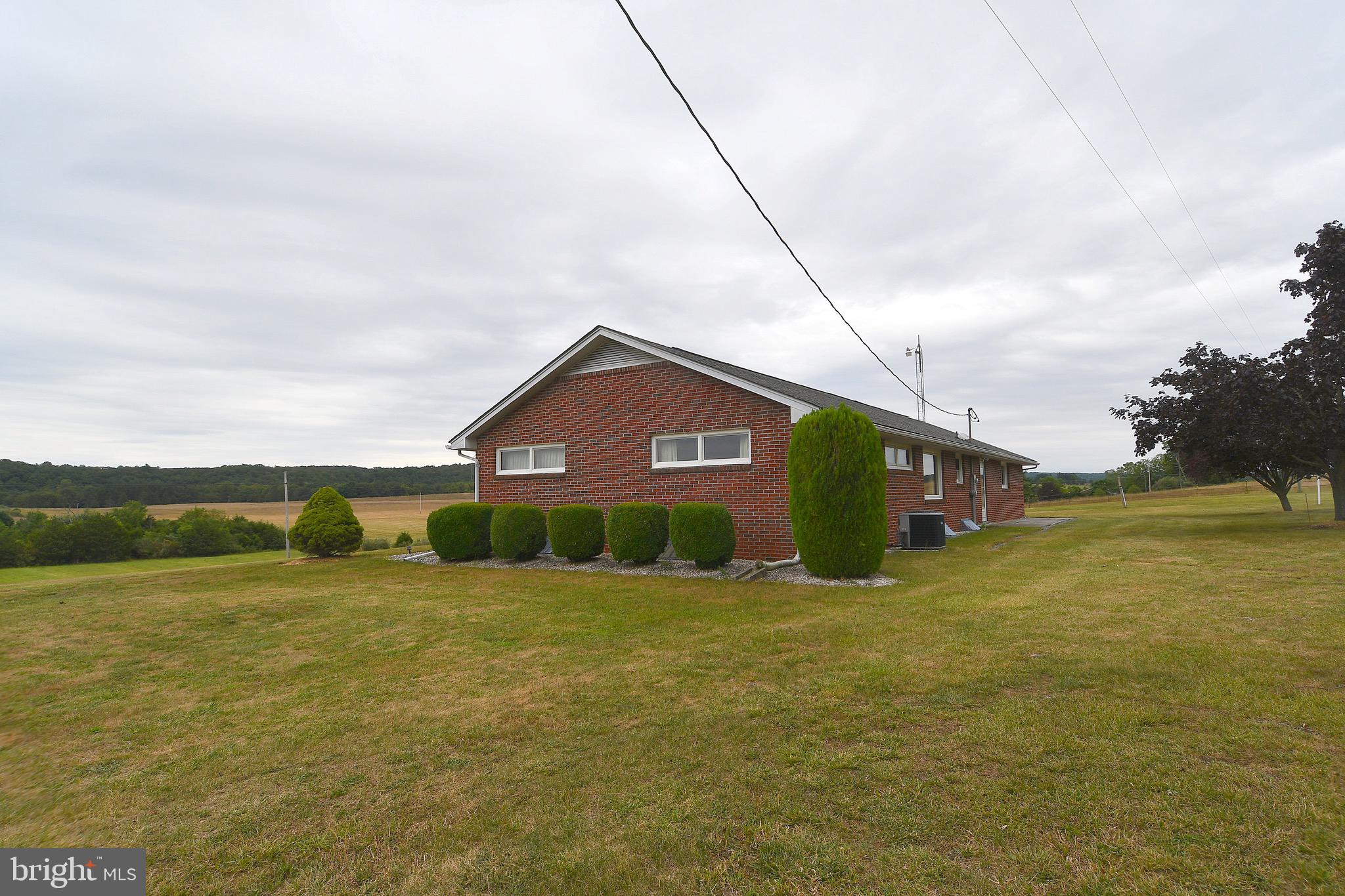 12996 Valley Road Berkeley Springs, WV 25411 - Photo 8 of 61 Gallery Image 8